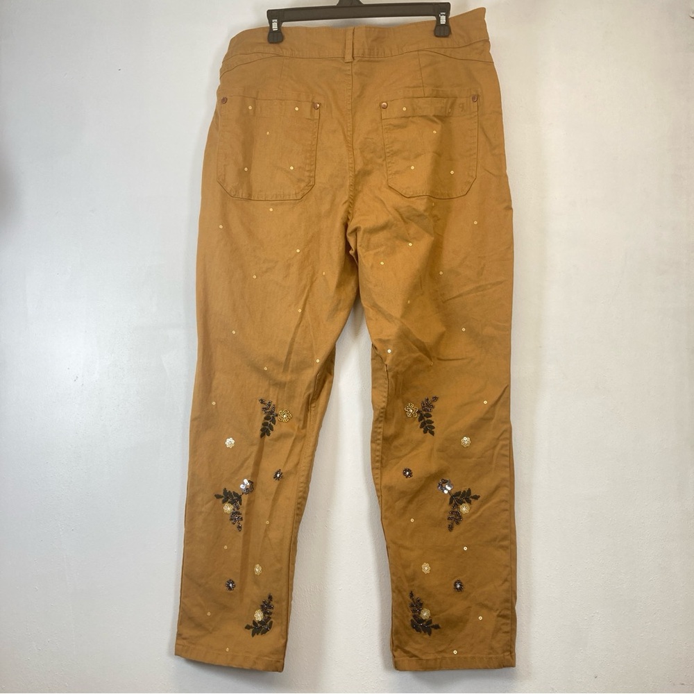 Anthropologie Pilcro  Wanderer Mid Rise Relaxed Leg Pants 34 Applique Edition - Picture 14 of 16